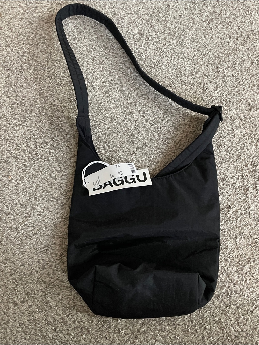 BAGGU Black Shoulder Tote with Tag Detail